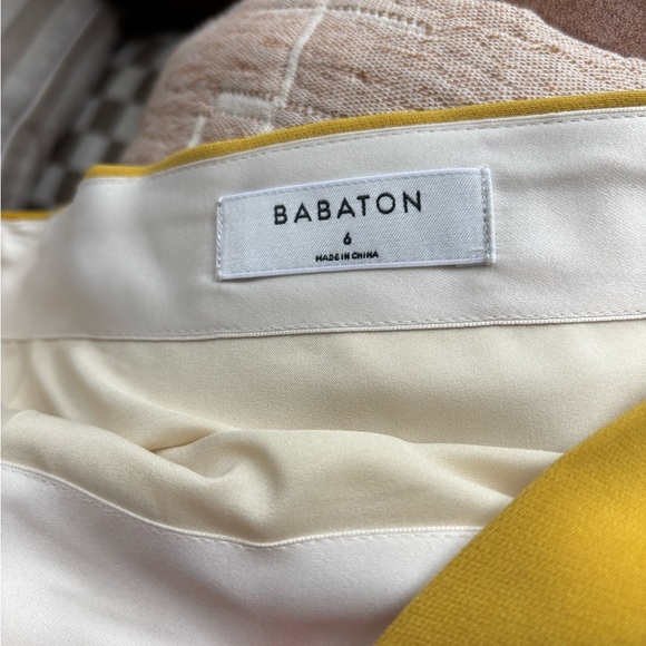 ARITZIA BABATON | Hopper skirt in Acacia | size 6 - Picture 3 of 5